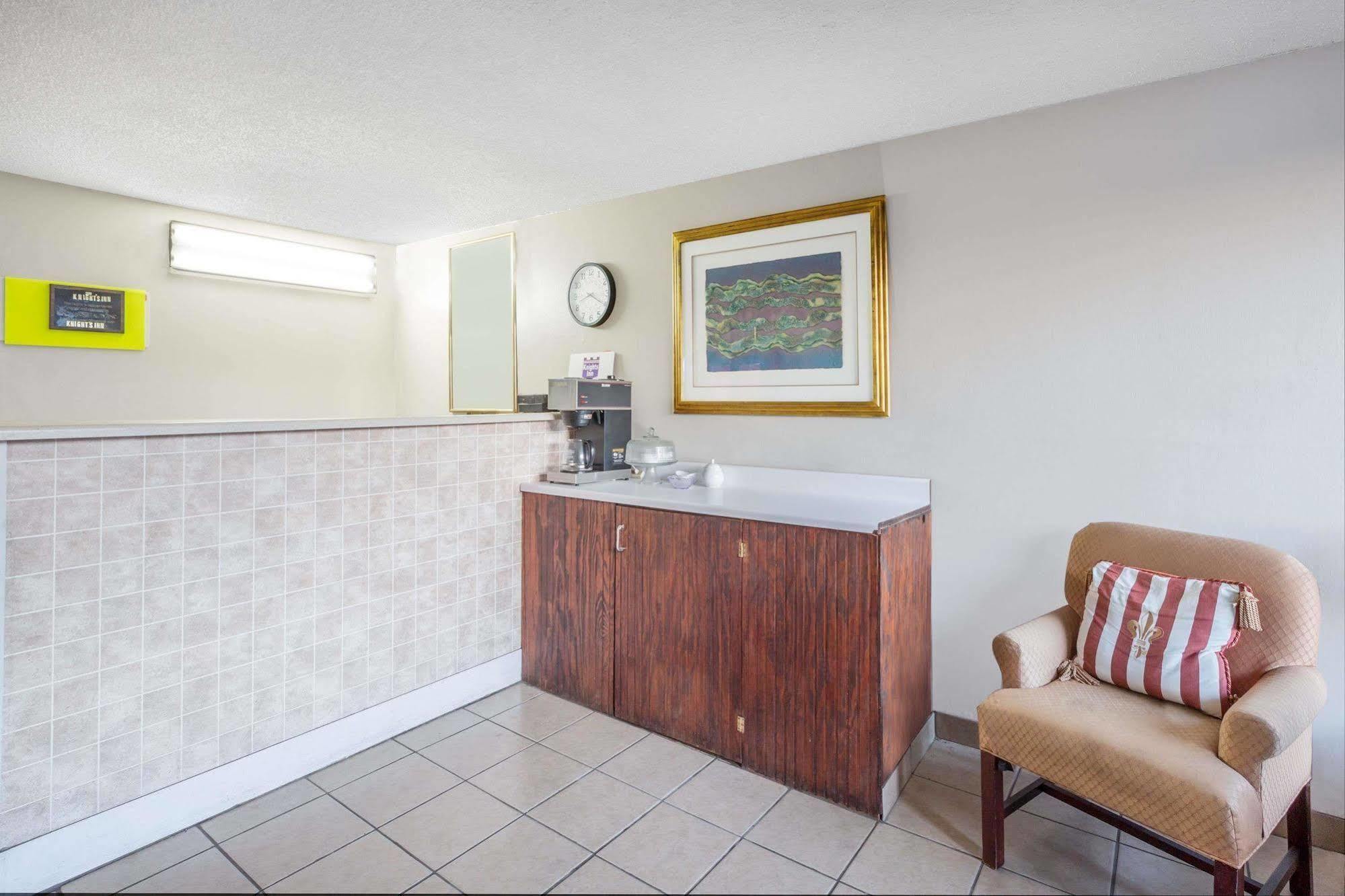 Knights Inn Overland Park Mission Bagian luar foto