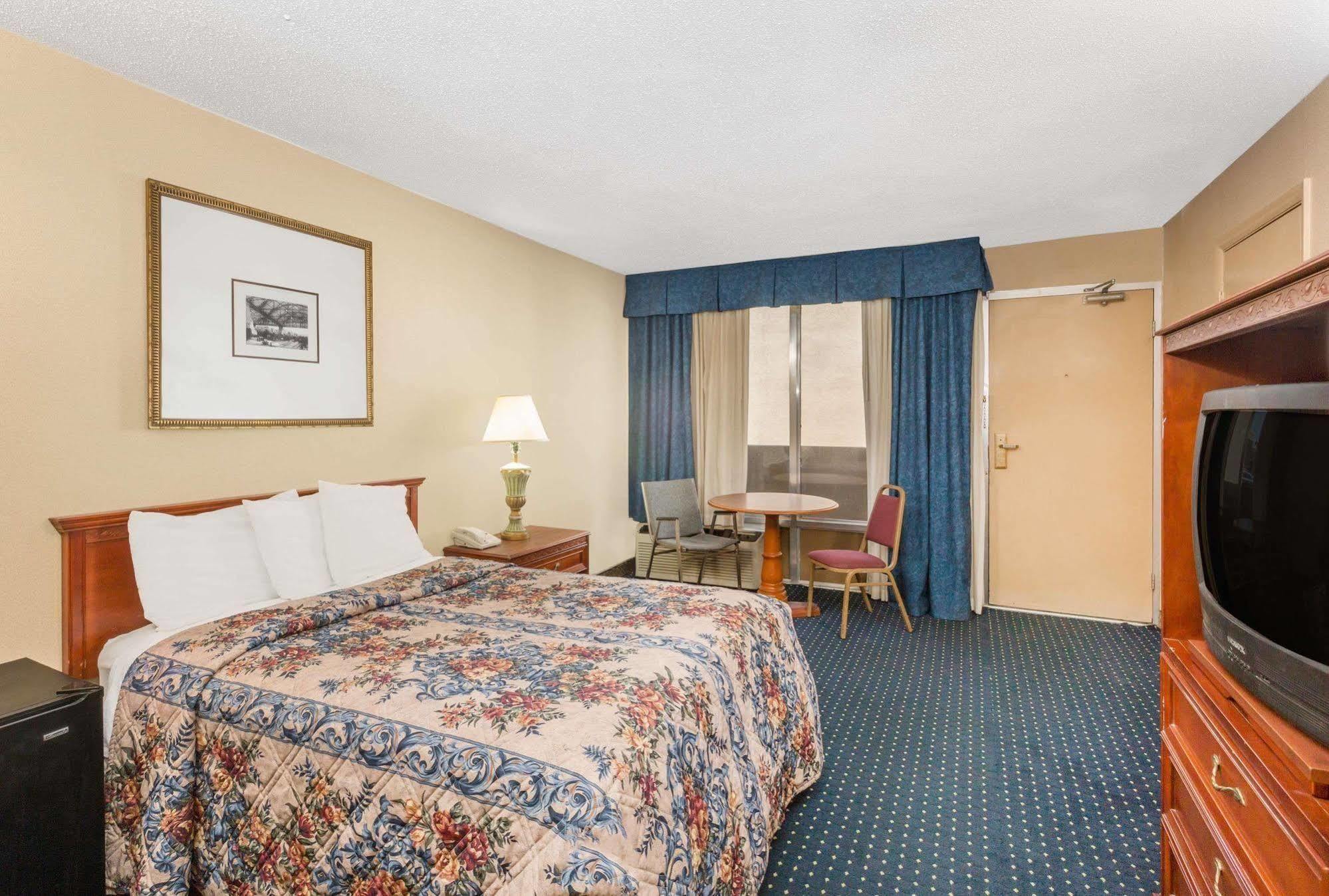 Knights Inn Overland Park Mission Bagian luar foto