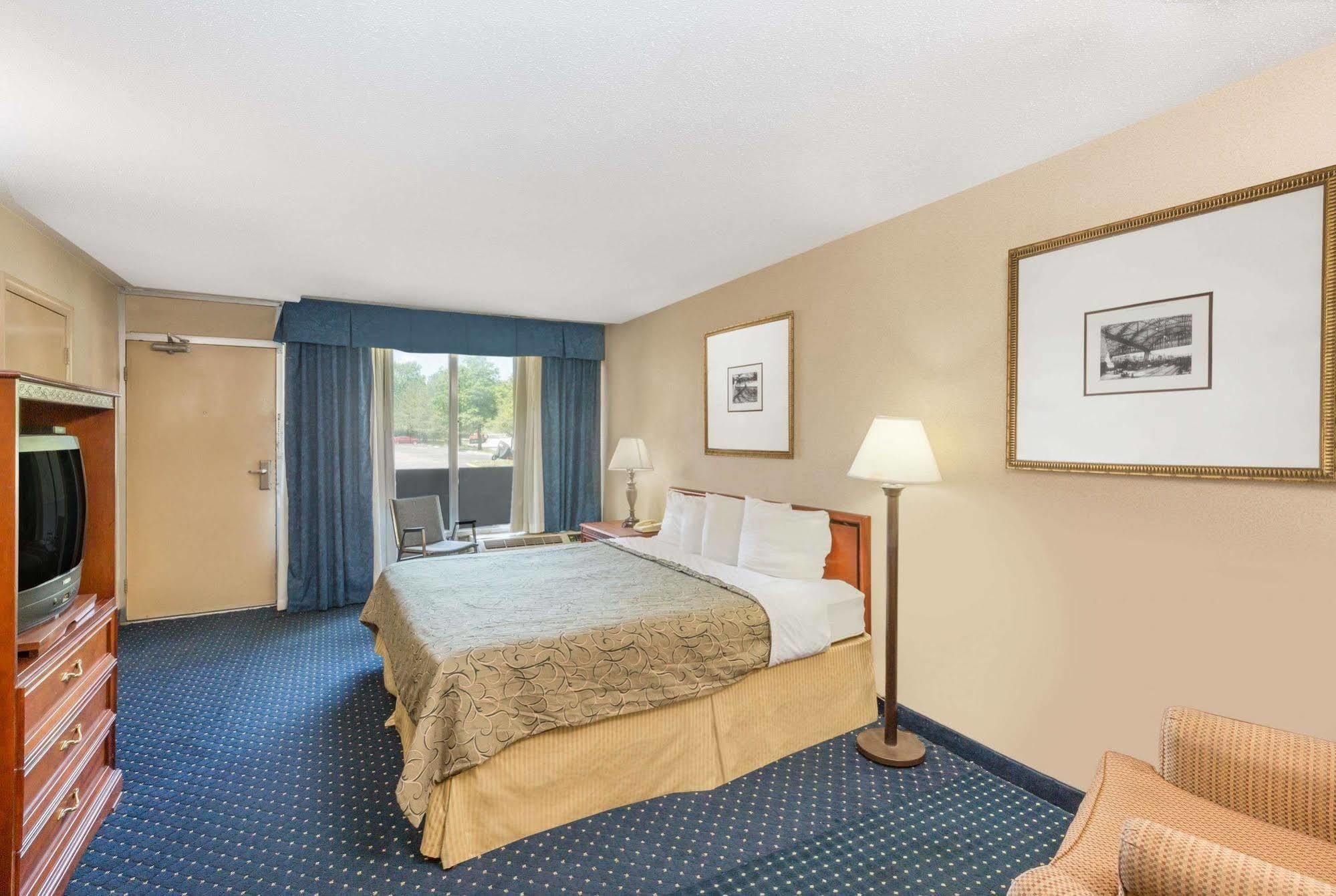 Knights Inn Overland Park Mission Bagian luar foto
